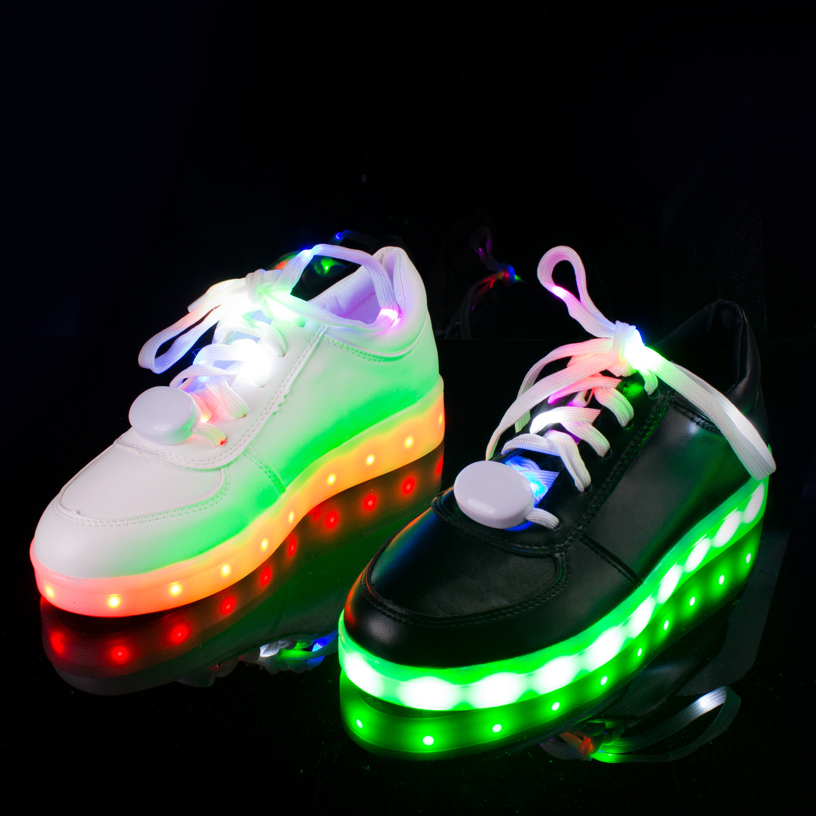 七彩灯鬼步舞街鞋子情侣发光鞋男女学生韩版夜光闪光荧光板鞋优惠券