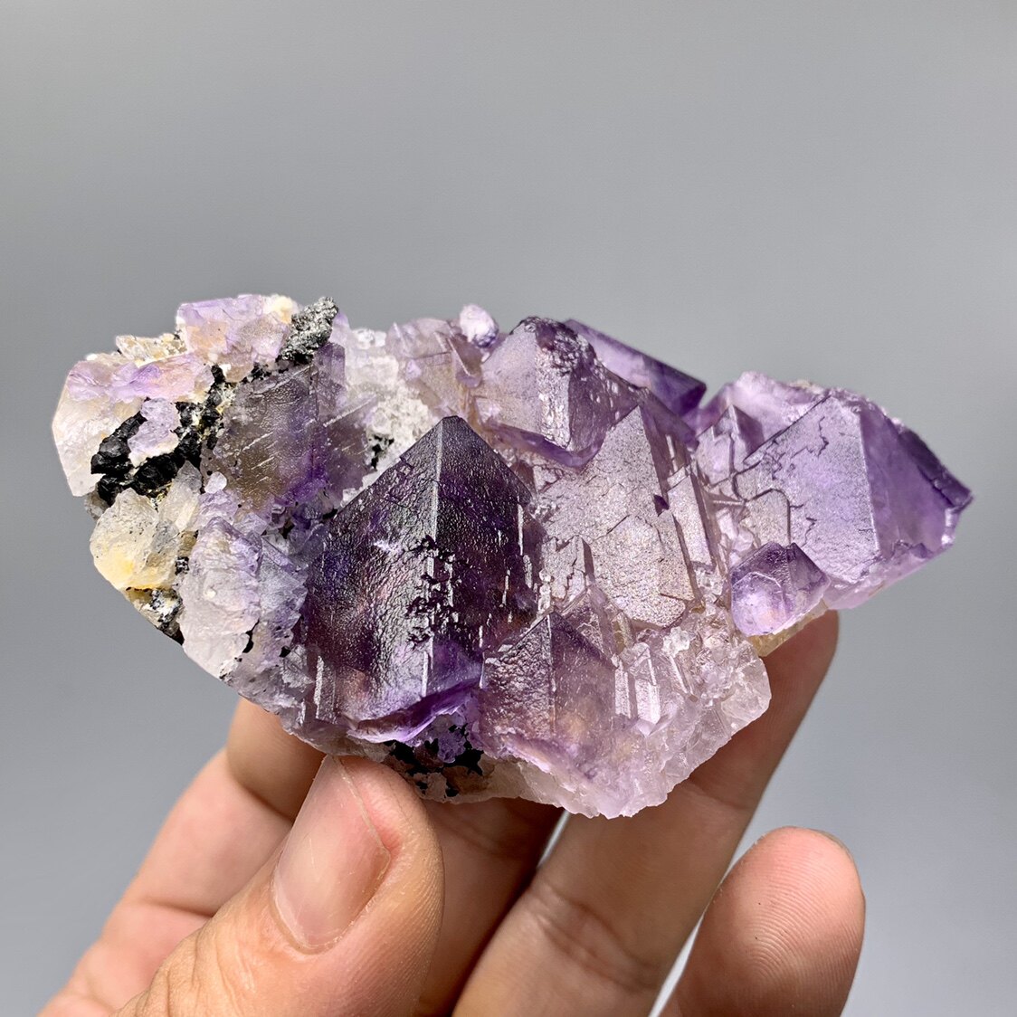 八面体萤石天然矿物晶体教学标本矿石原石石头摆件