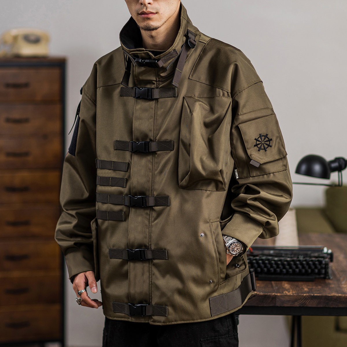 上弹工装 硬朗复古战术夹克多口袋军事风外套机车户外臂章魔术贴