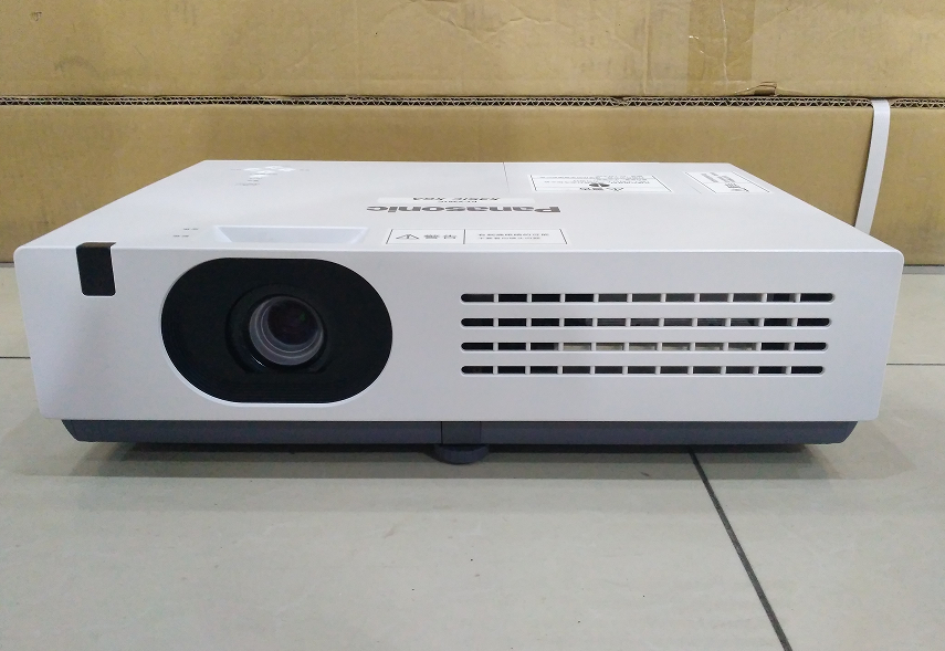 【丽丽数码】Panasonic/松下 PT-X351C 3500流明带HDMI展示投影机