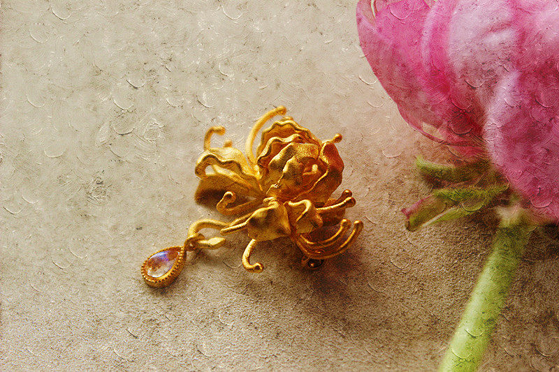 【新品定 制】18k黄金彼岸花吊坠 彼岸花之泪年后再定制工厂休息