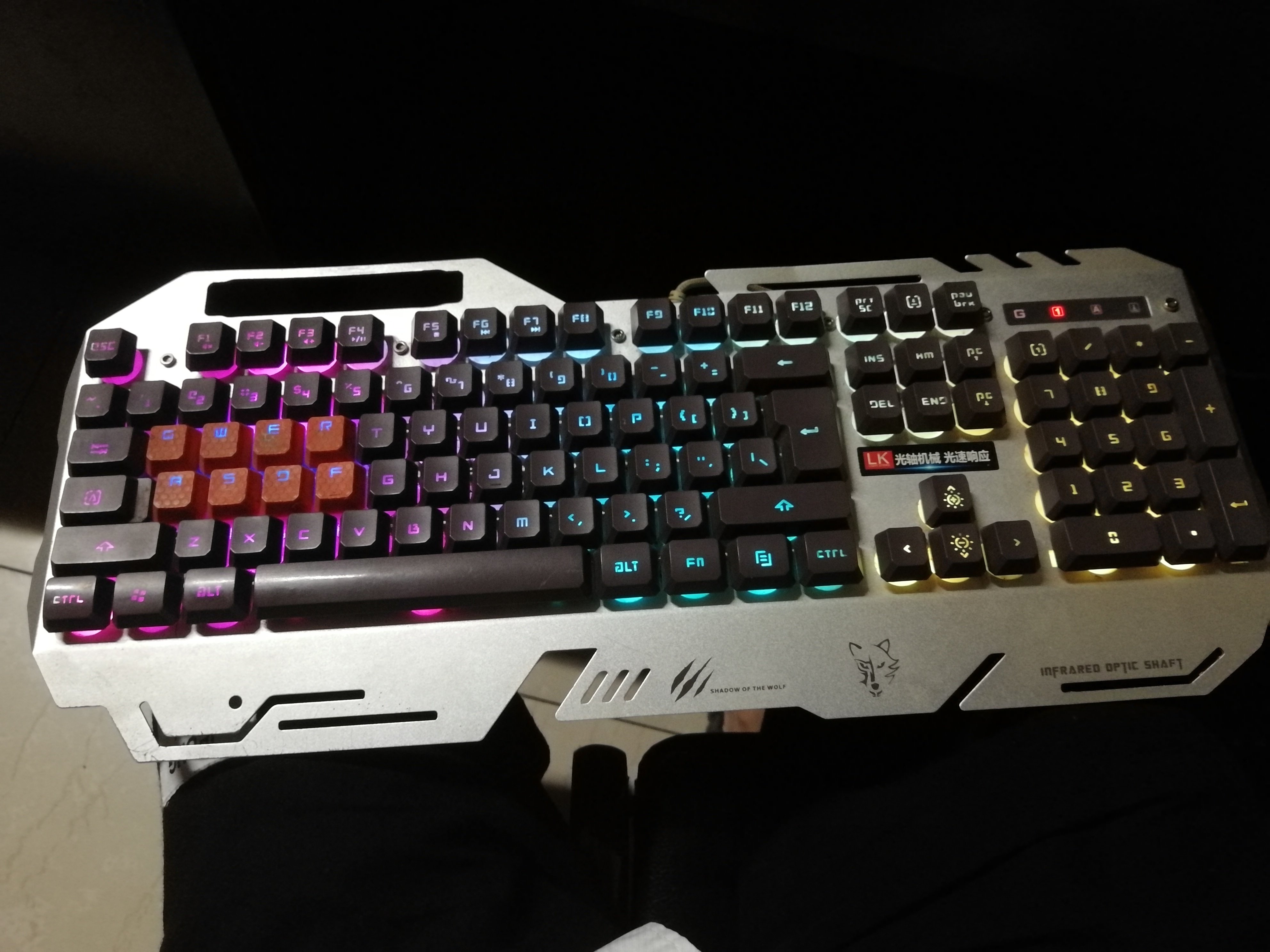 一折双飞燕机械键盘二手