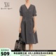 XG雪歌25夏新款简约V领短袖系带收腰中长款连衣裙女XK204024A383