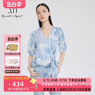 xg雪歌正品印花衬衫女V领2024夏新款时尚绑带上衣XJ221038B496