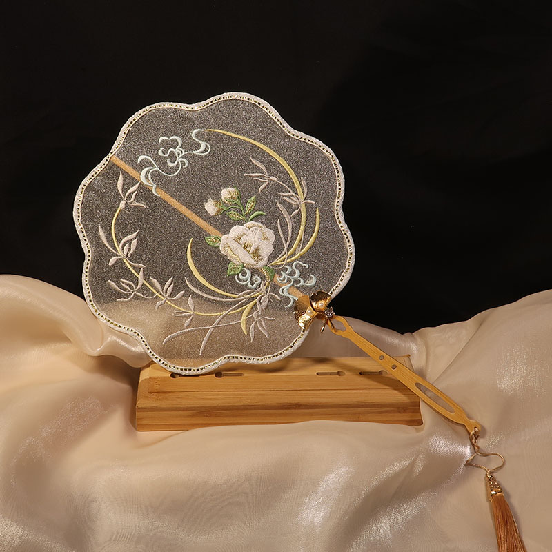 晚吟刺绣团扇真丝扇面汉服扇子古风半透明刺绣梅花宫廷扇中国风