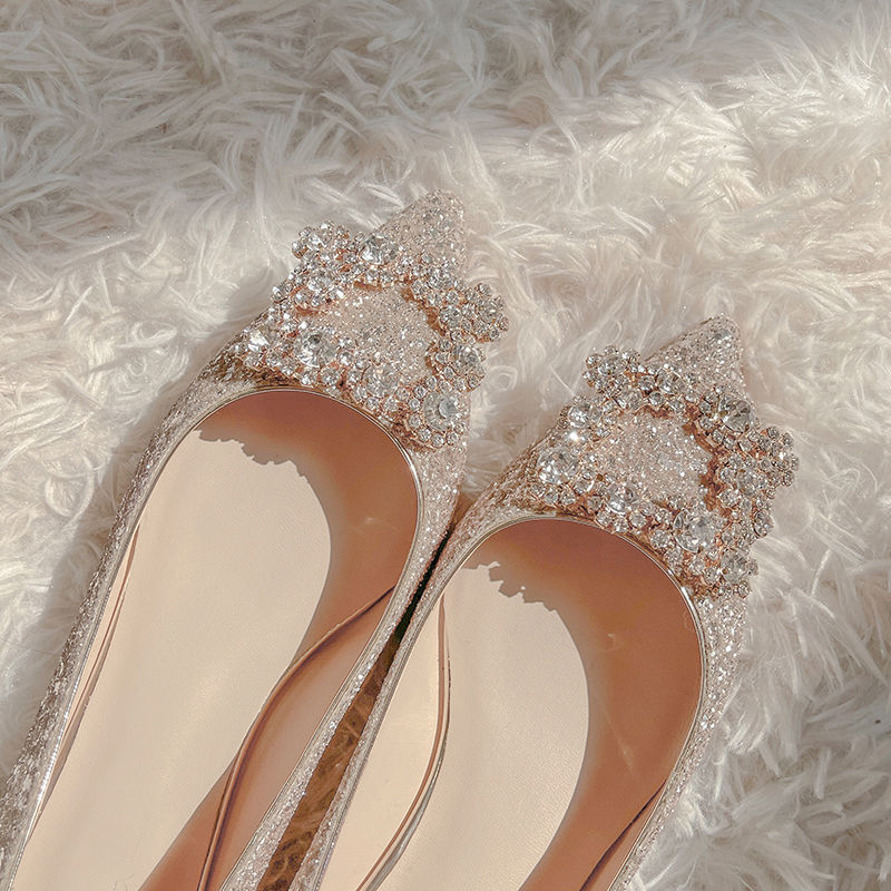 婚鞋女2023新款水钻珍珠尖头平底鞋女伴娘高低跟浅口水晶亮片单鞋