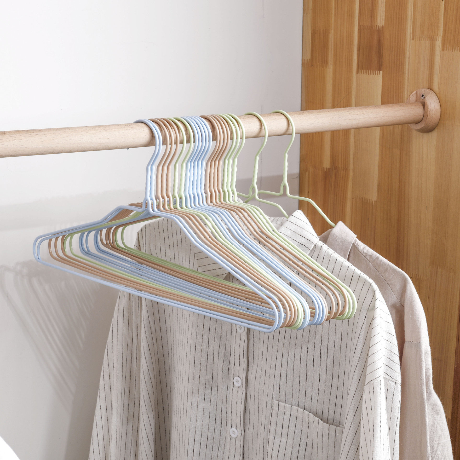 衣撑子_晾衣撑子普通学生衣架宿舍用晾架子衣架ins无痕防肩角家用铁质