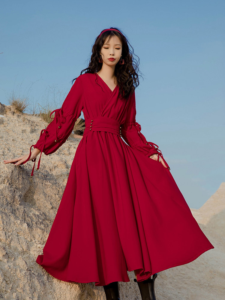 超好看的沙漠拍照度假长裙收腰显瘦异域风西藏旅游穿搭红色连衣裙