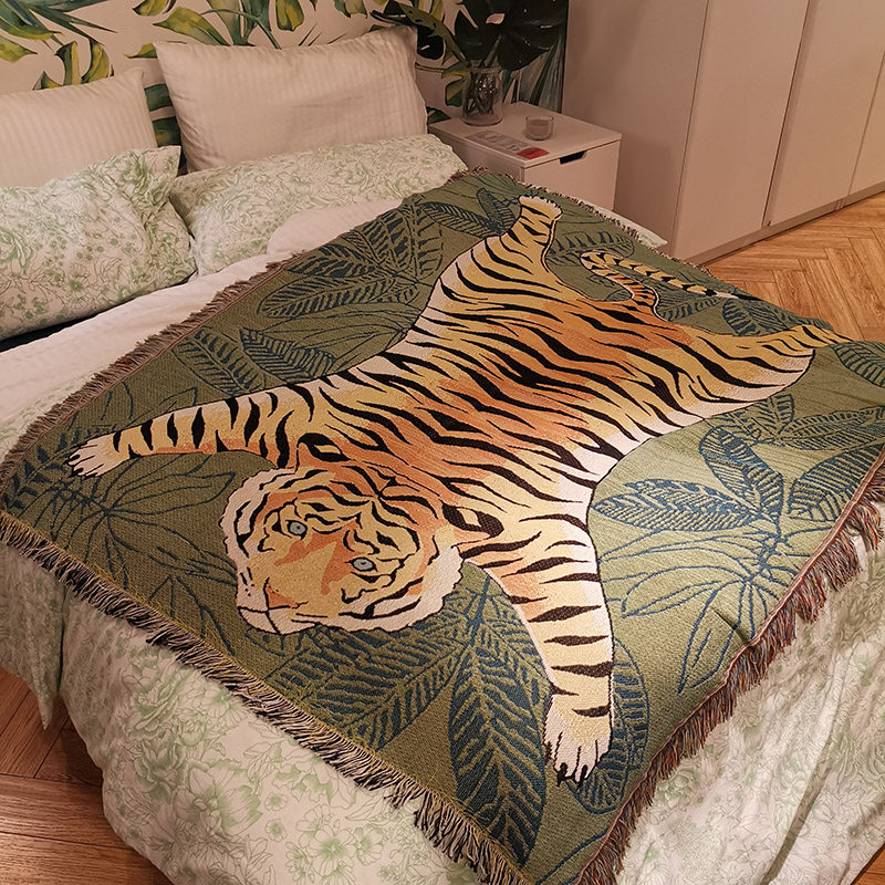 老虎毛毯沙发毯子午睡办公室毛巾被铺床上用夏季空调盖毯户外露营