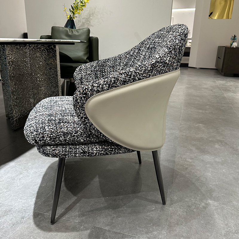 椅子餐椅家用休闲咖啡椅扶手棉麻布不锈钢黑钛意式极简设计样板房