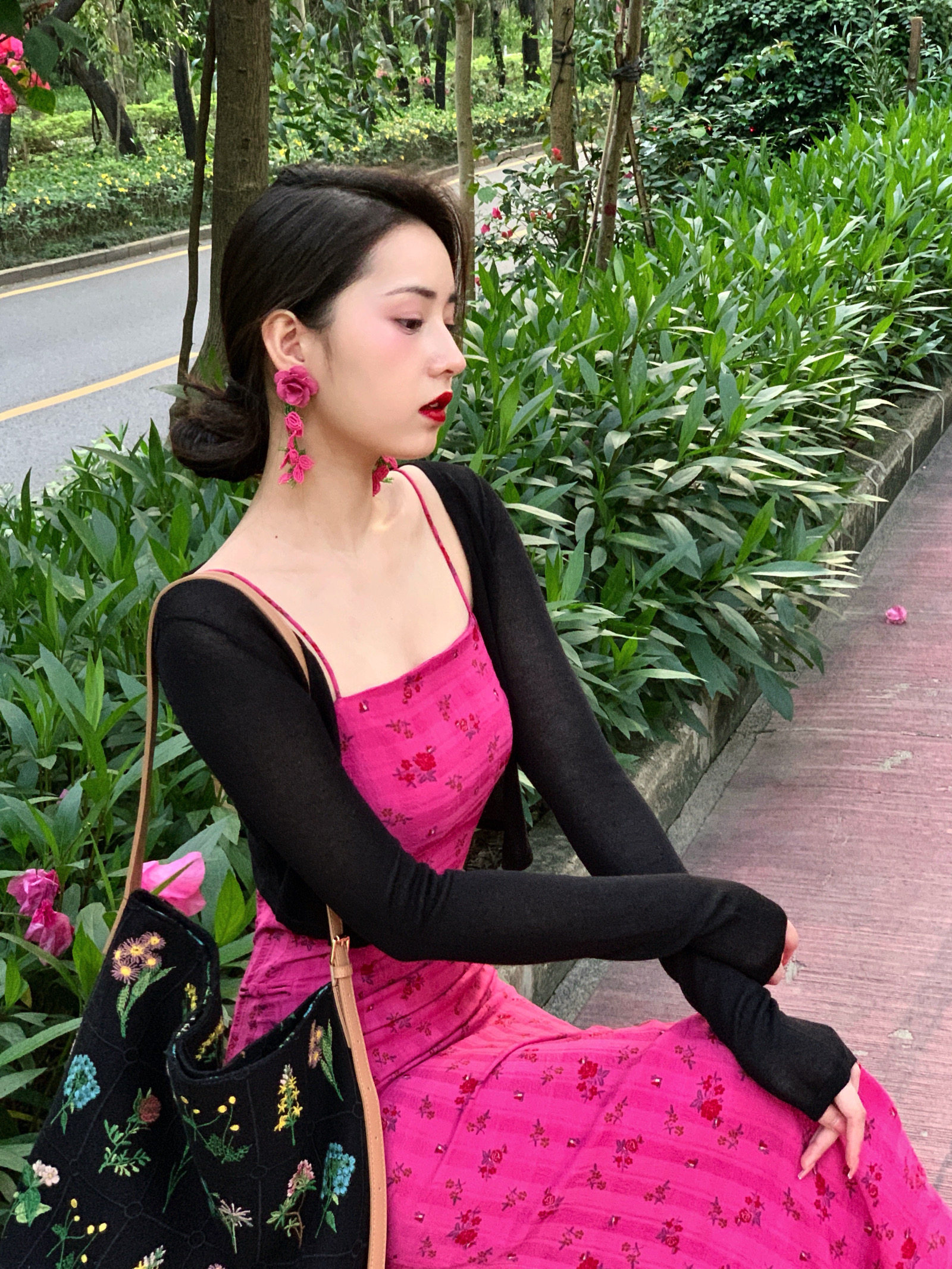 章蜜糖 玫瑰无原则 心动至上 高贵冷艳 复古国风女人味吊带连衣裙