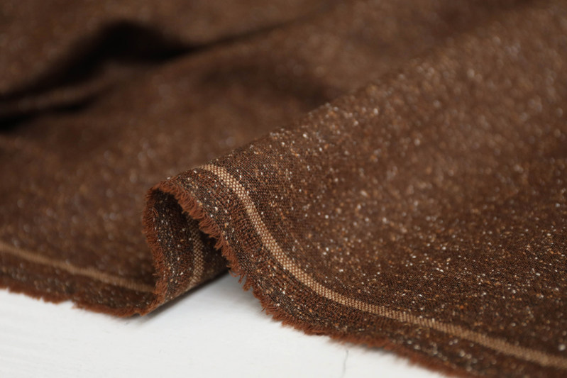 保加利亚进口复古棕褐杂色彩点细腻亲肤抗皱花式精纺粗织羊毛布料