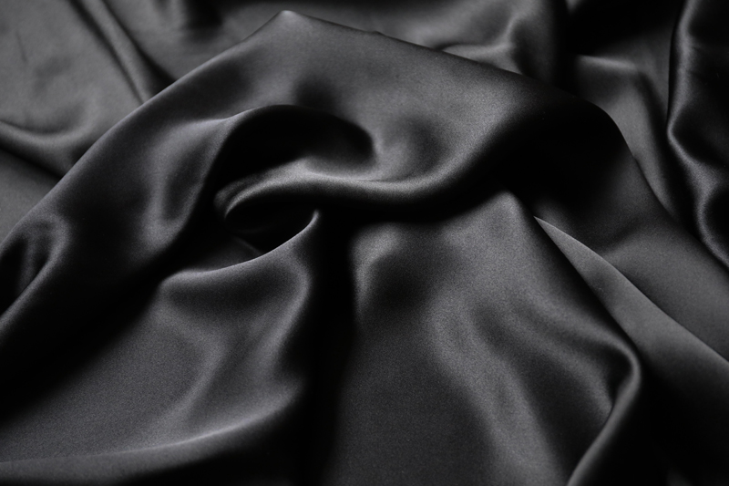 中国丝绸黑色纯真丝素绉缎布料桑蚕丝重缎服装礼服丝绸连衣裙面料