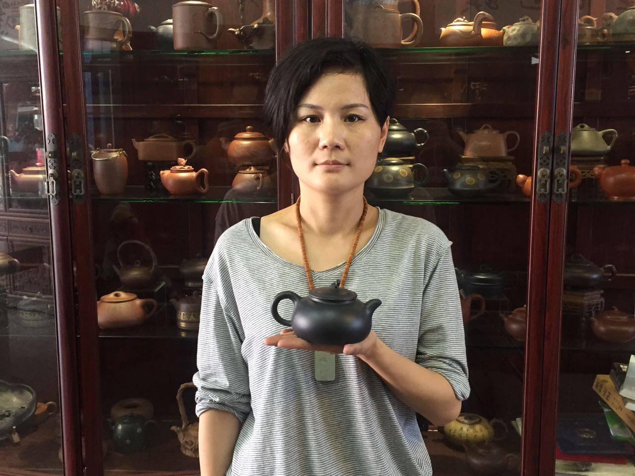 【茄瓜】优质高黑泥 助理工艺美术师尹勤 宜兴紫砂壶茶壶 320cc