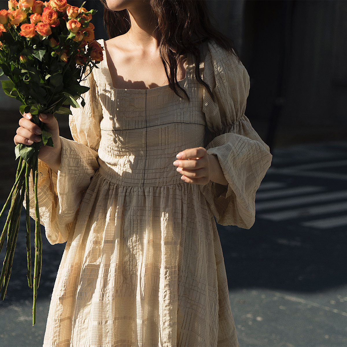 漞渡法式复古方领气质优雅连衣裙