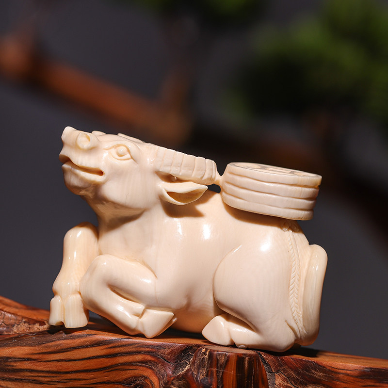 【视频看货】猛犸牙雕 大师手雕牛小摆件 手把玩件