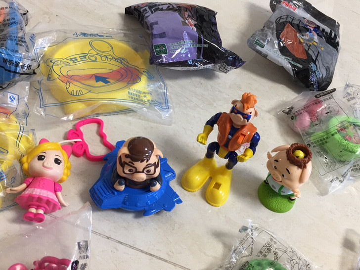 肯德基绝版玩具多乐猫么么熊猪猪侠加菲猫