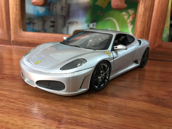 风火轮1：18银色法拉利F430汽车模型