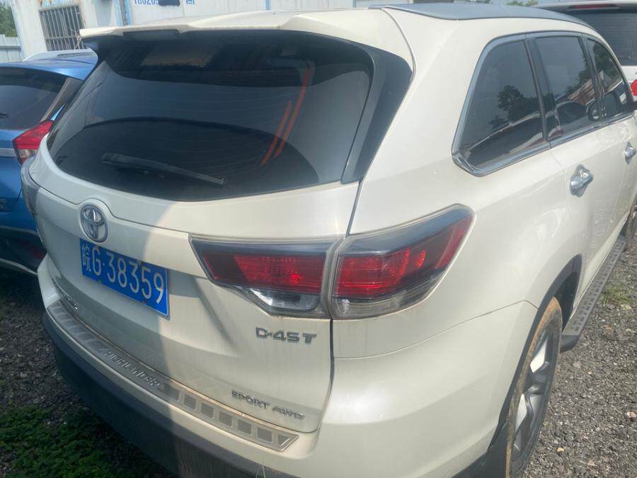 车牌号为皖g38359丰田牌小型普通客车 - 司法拍卖 - 阿里资产