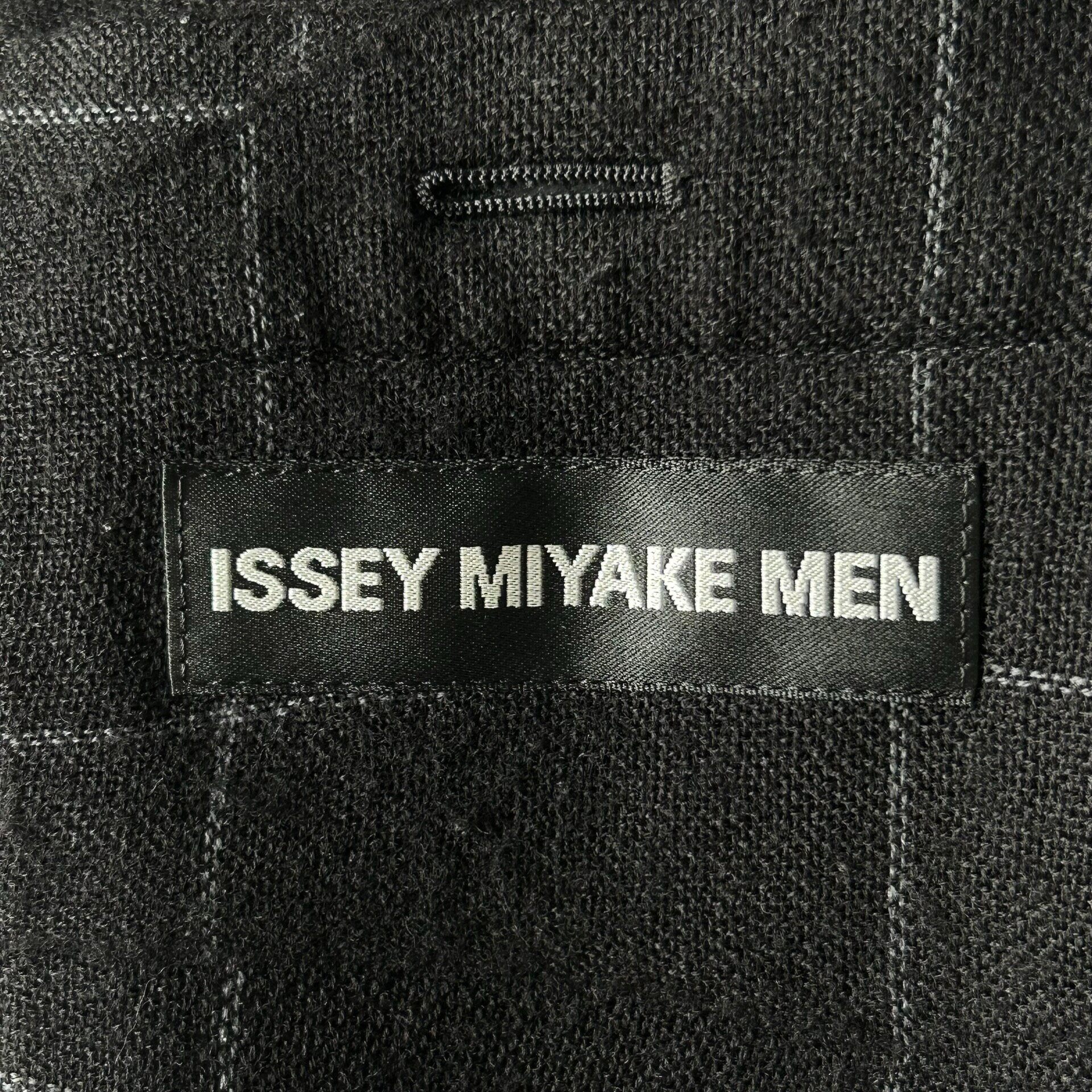 Issey Miyake 2002AW Grid Suit Jacket — label