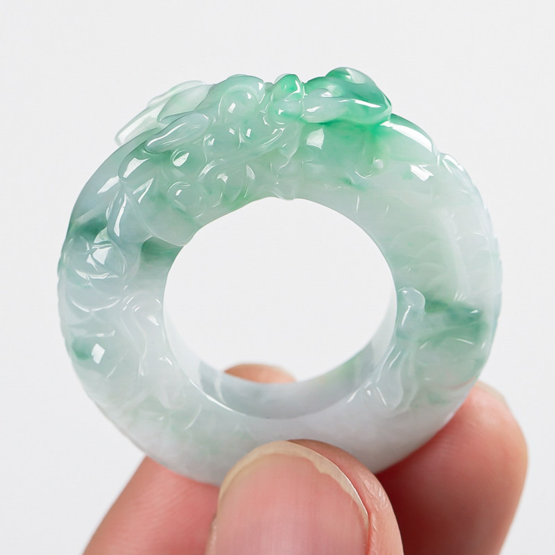 缅甸天然a货翡翠水润飘花雕龙戒指 20.38g