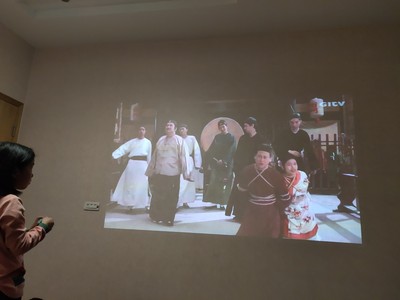 内行评价：坚果J7S投影仪怎么样？什么材质的？