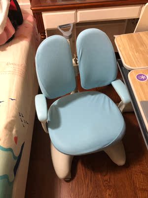 该如何选择?乐仙乐居儿童学习桌怎么样？有实体店吗?