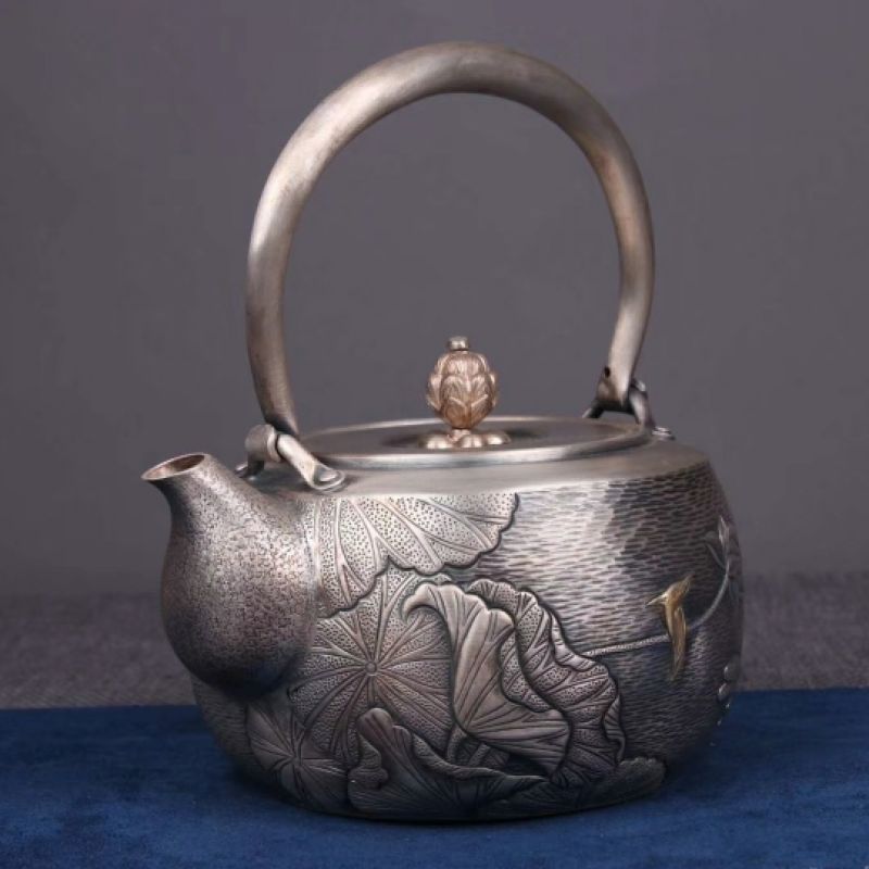 只有一个工艺品  精工银器银壶 茶壶茶具 起拍价: ¥5,200 加价