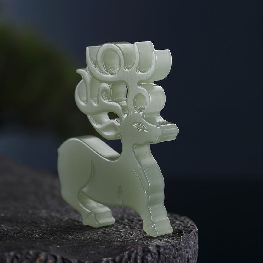 省级玉雕大师仝杰作品新疆和田玉立体麋鹿吊坠21克路路通小挂件g3