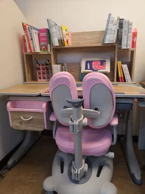 香奈雅轩儿童学习桌有没有味道啊？给上小学孩子用合适吗
