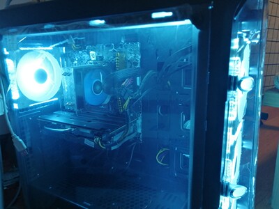 这台电脑可能是运气不好先后换了主板和显卡,但是攀升毕竟大公司有