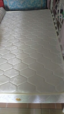 真实使用感受爱舒床垫和喜临门哪个更好，哪个牌子比较适合孩子用？