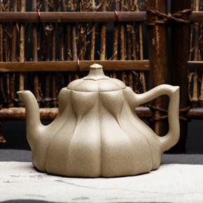 2次出价结束06月10日 22:15当前价06301宜兴紫砂壶茶壶 黄珊【小
