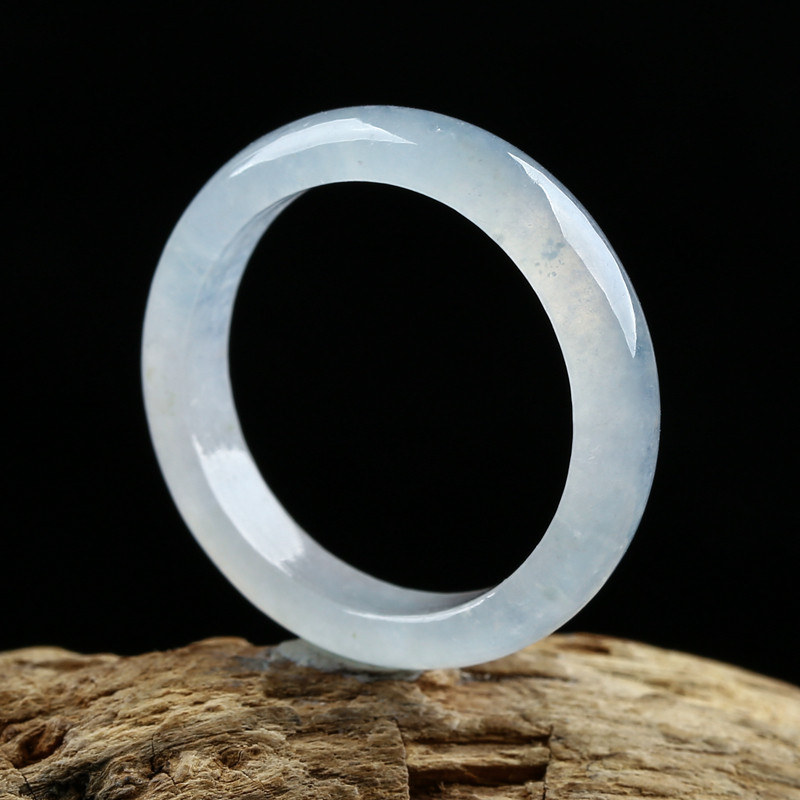 翡翠玉指环男女款时尚拍卖正品天然a货冰种起光纯净玉戒指2.55g