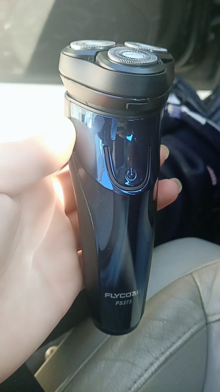 flyco飞科剃须刀fs373值得买吗飞科fs373试用三月真实感受