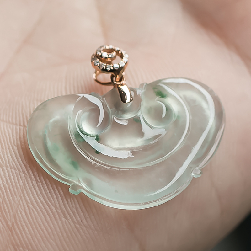 18k金扣头翡翠a货老坑冰种飘彩如意头 3.04克