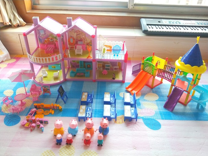 小猪佩奇玩具一家小猪佩奇玩具过家家全套塑料房子车佩琪一家别墅