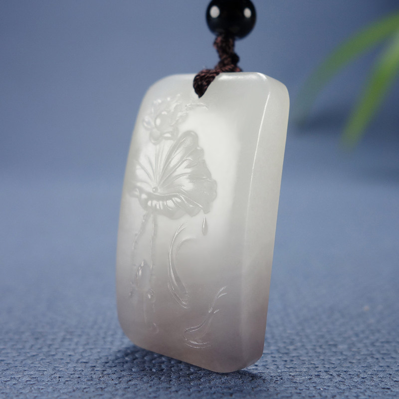 【荷塘鱼趣】和田玉青花白玉牌子挂件吊坠17.94g(含绳)