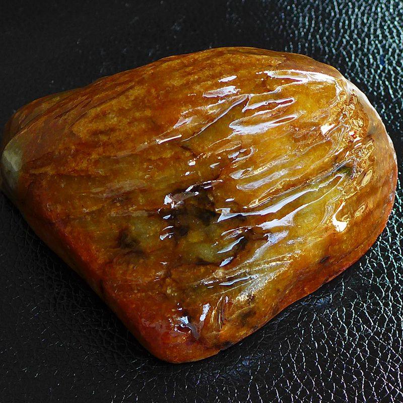 细腻红翡抛光玉石天然翡翠原石拍卖约0.40kg