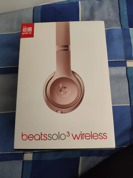 beatssolo3入手不到一个月，实体店购买，当时被售货