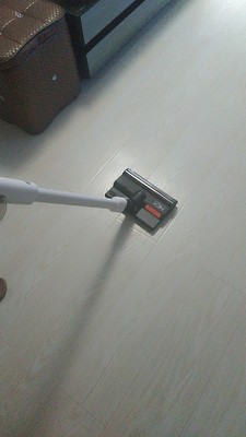 小狗吸尘器跟美的哪个好，告诉大家真相哪个更好用呢？