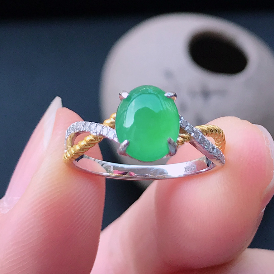 【时来运转】18k金伴钻镶嵌冰种果绿翡翠时尚女戒指 指环2.60g