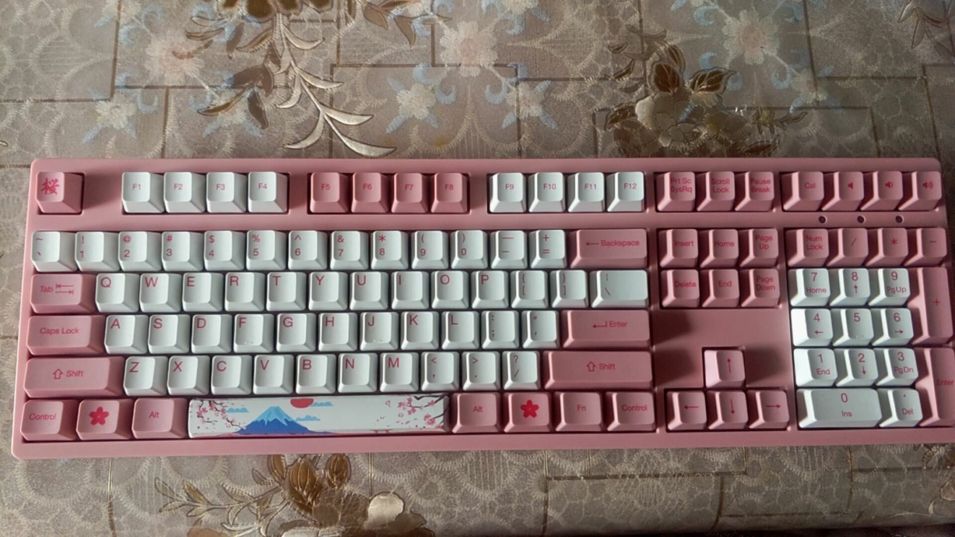 艾酷富士山樱花机械键盘多轴可选的粉色女生礼物