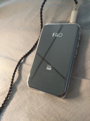 感受使用飞傲m5和山灵m0对比区别评测一下飞傲m5和山灵m0哪个好