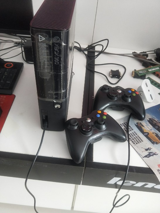 xbox360游戏机纯E版，双破解，1T硬盘带体感