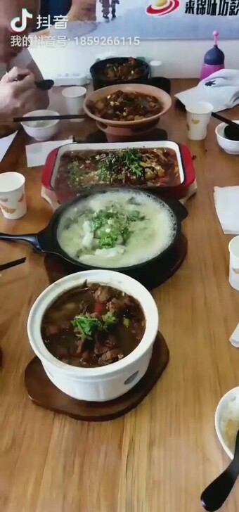 陶炉鸡，无骨考鱼饭，波波鱼