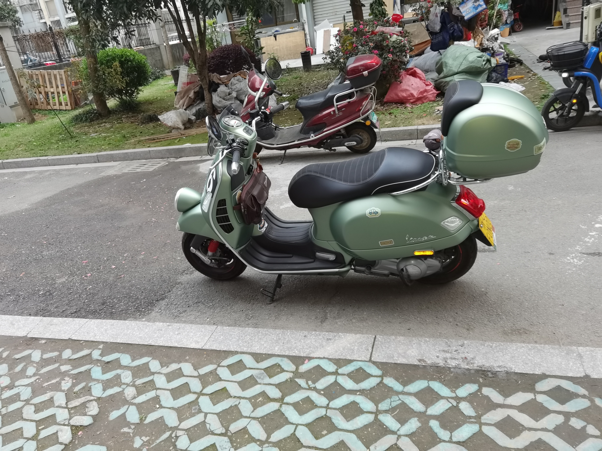 出售意产vespa gtv300 6日纪念版 18年8月份上