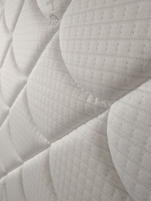 真实使用感受爱舒床垫和喜临门哪个更好，哪个牌子比较适合孩子用？