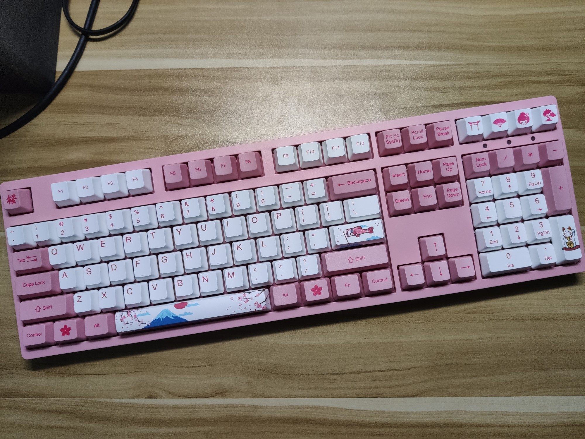 艾酷富士山樱花机械键盘多轴可选的粉色女生礼物