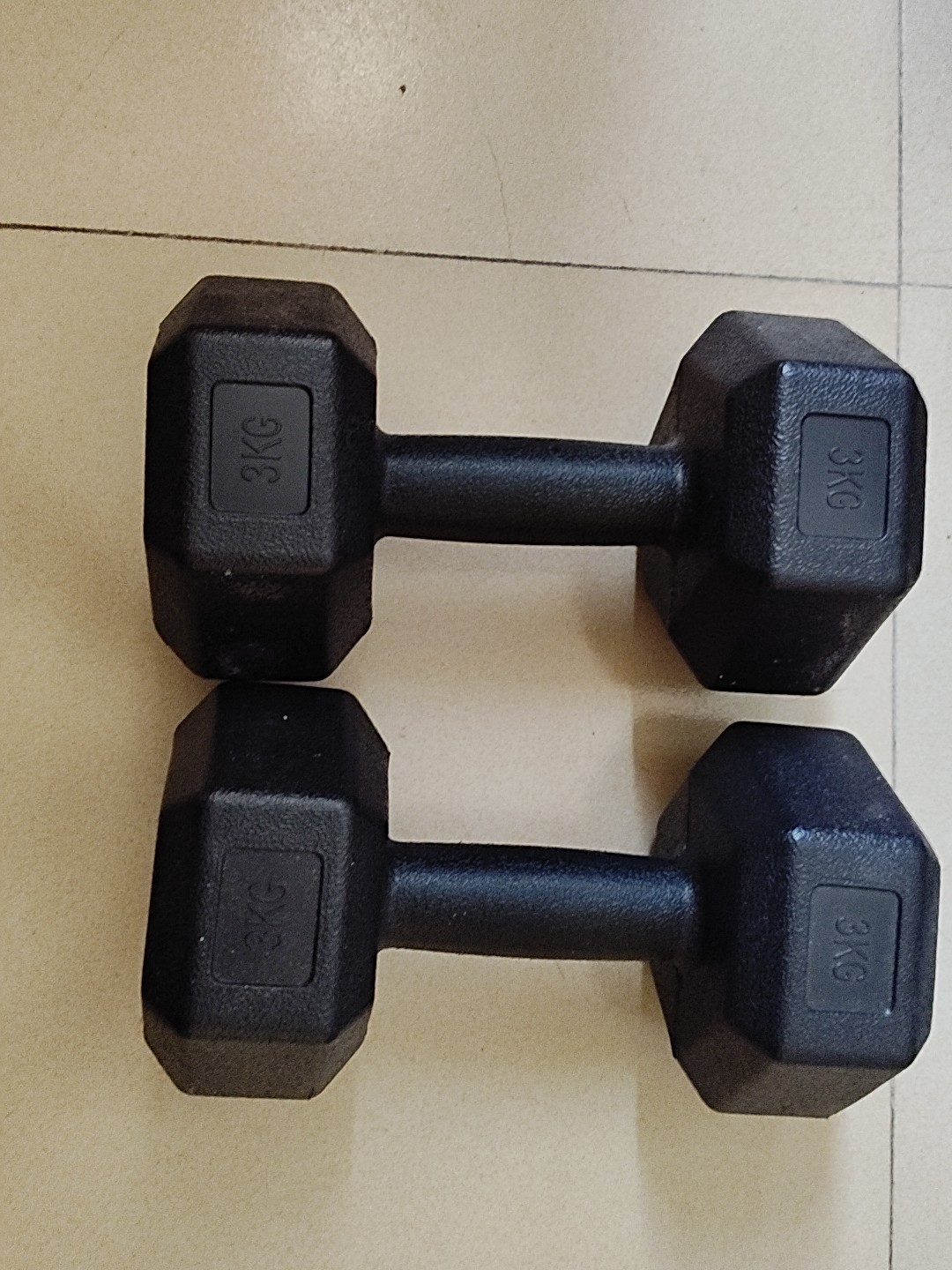 一个哑铃3kg，两个哑铃kg